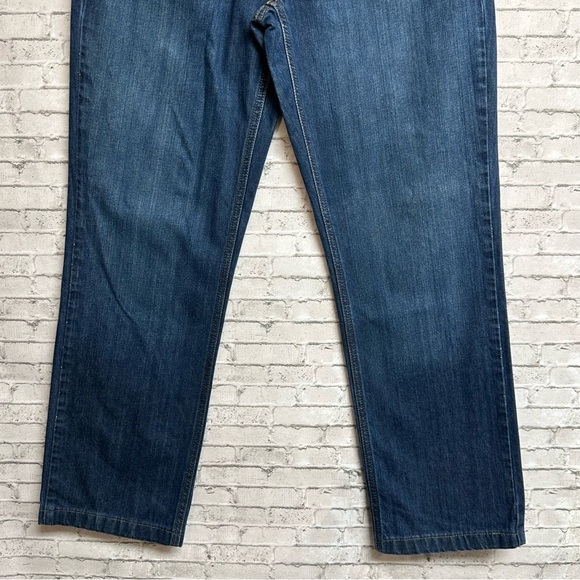 Tommy Hilfiger Women's Size 6 Denim Jeans Mid-Rise Medium Wash - Picture 8 of 13